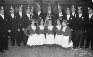 F5320 Carnaval 1967 - Raad van elf en dansmariekes